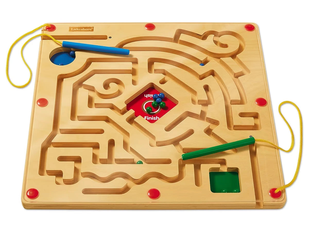 Race to the Finish! Magnetic Maze - US 5895
