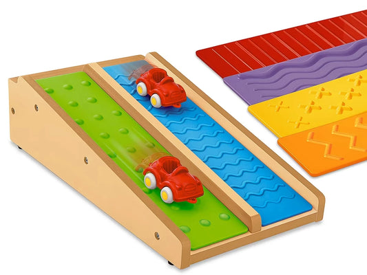 Roll & Race! Activity Ramp - US 2535