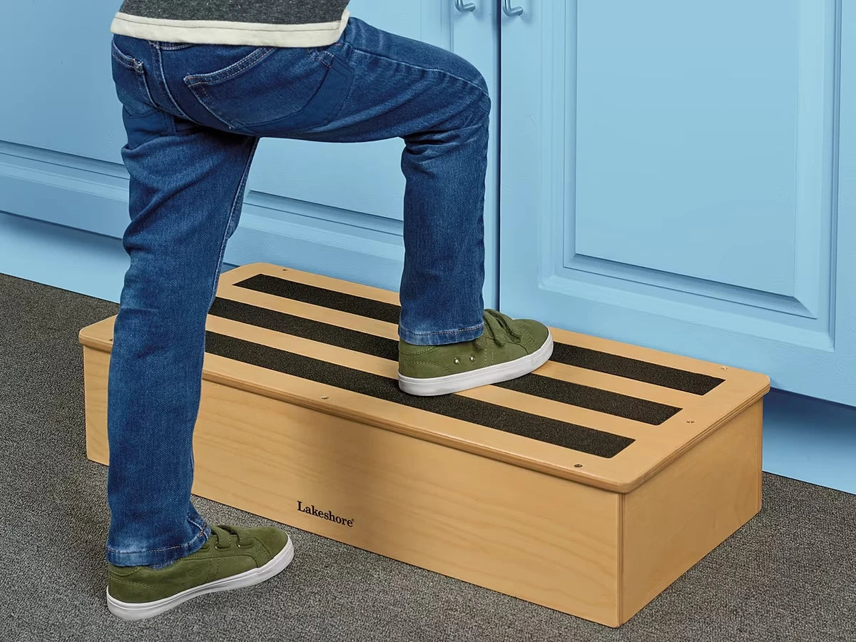 No-Slip Classroom Step Stool - US 5682