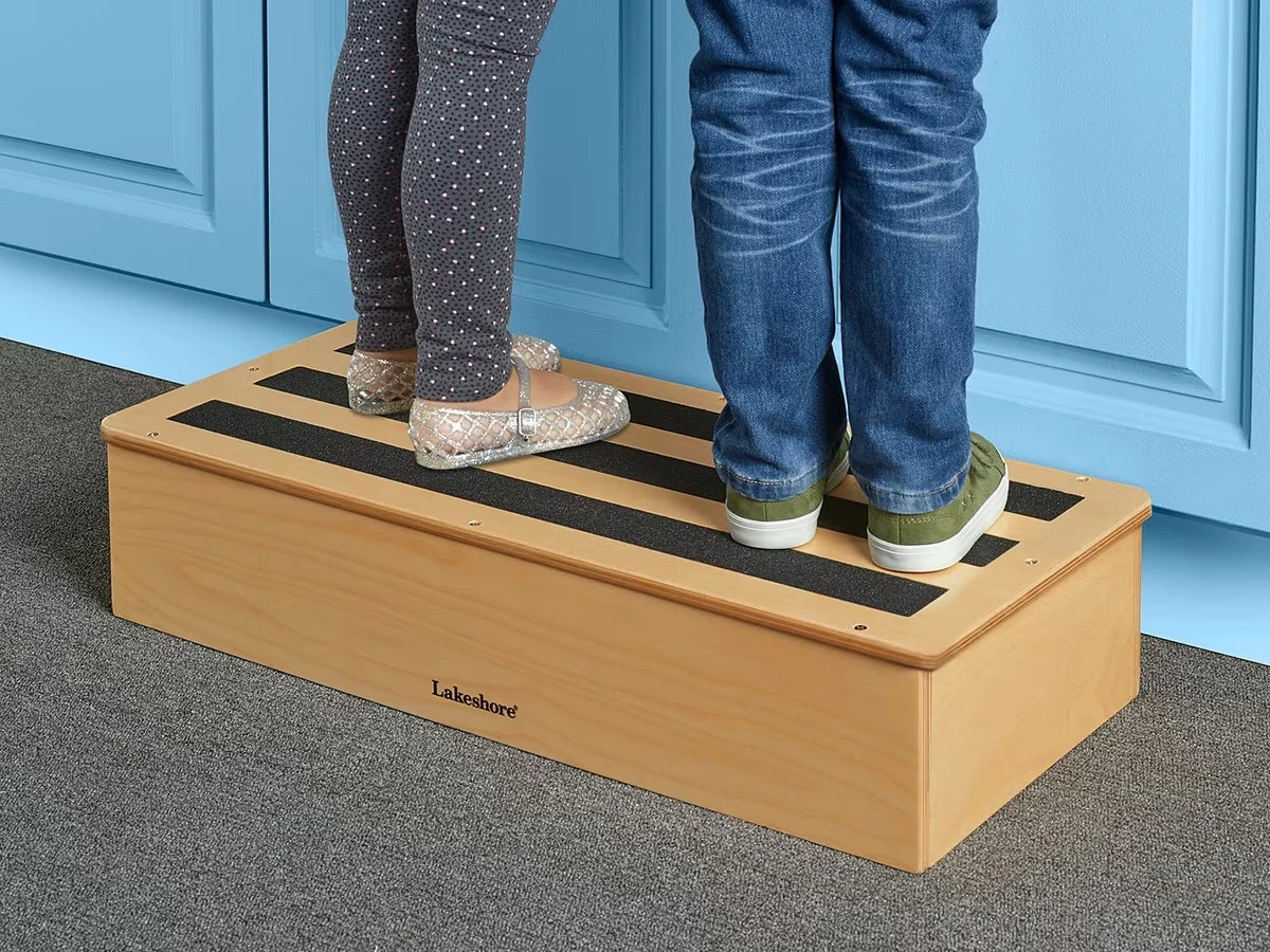 No-Slip Classroom Step Stool - US 5682