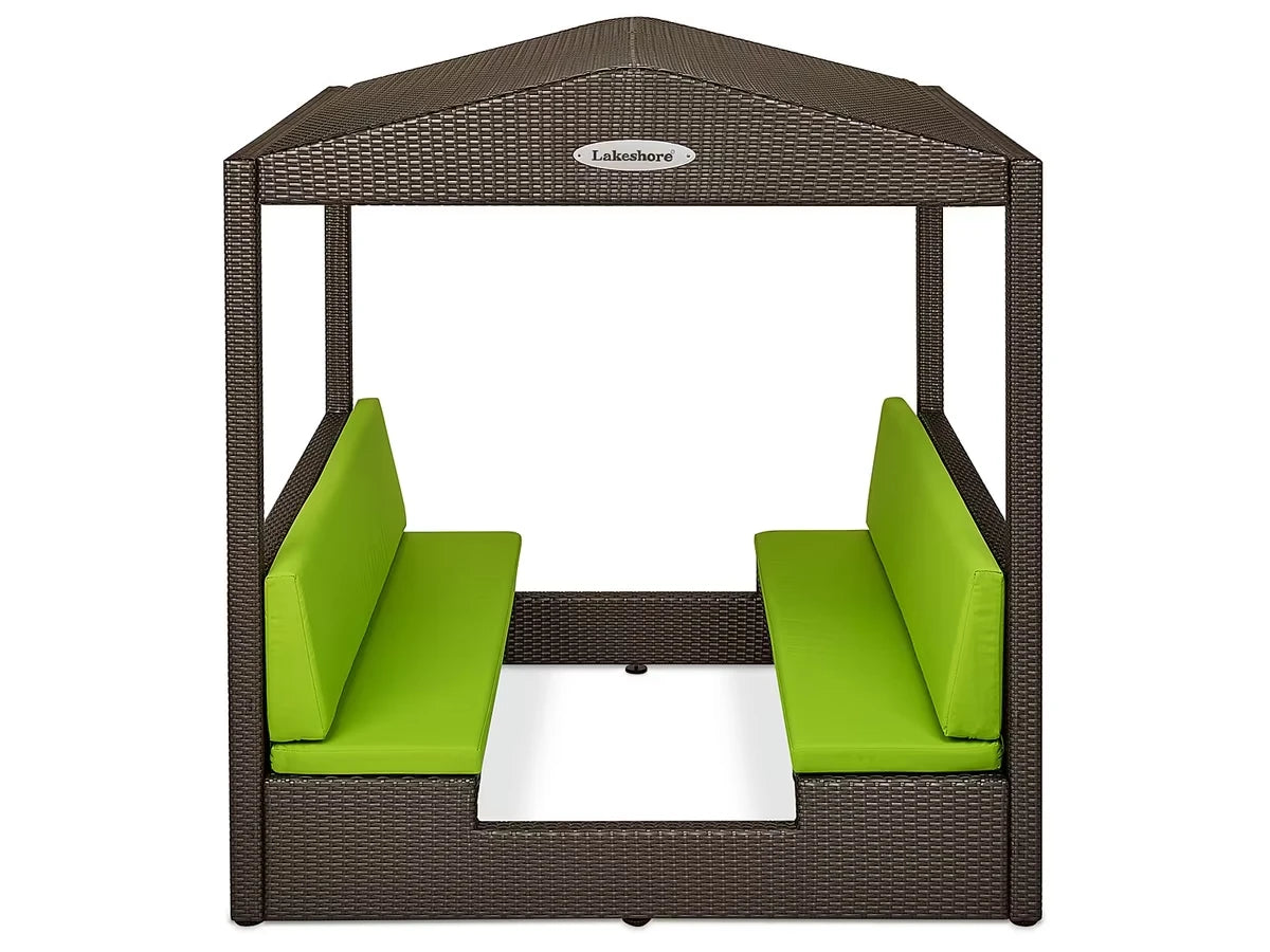 Outdoor Cozy Cabana - US 2262