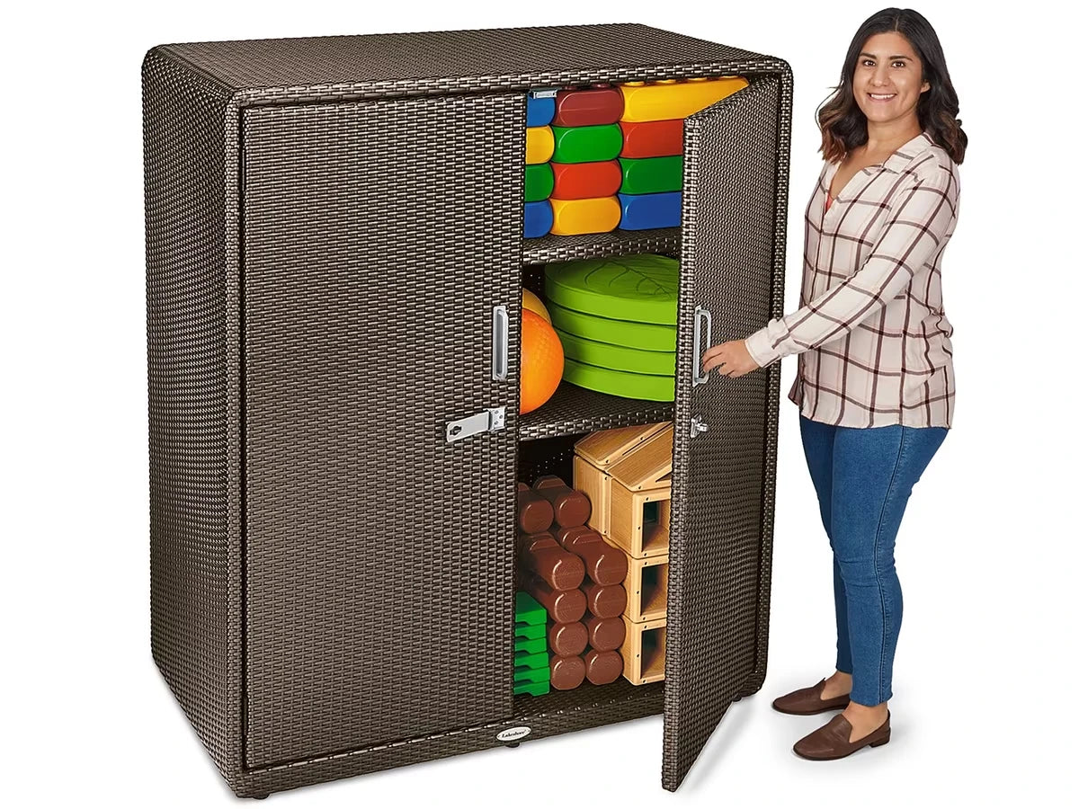 Outdoor Lockable Storage Cabinet - US 5496